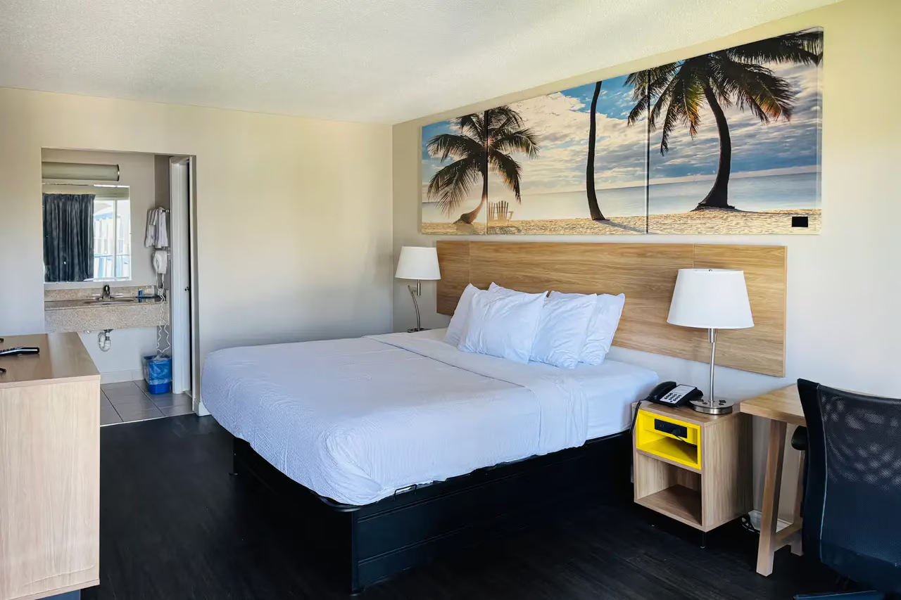 1 Queen Bed Non-Smoking